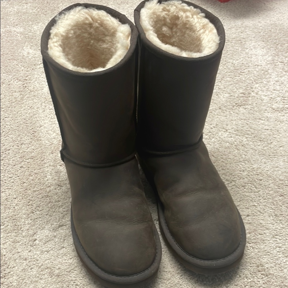 Cozy Shearling-Lined Brown Boots